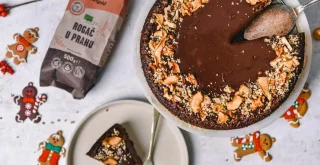 Kolač iz rožiča in jabolk Kolač iz rožiča in jabolk