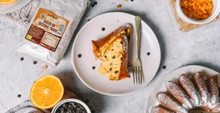 Šarkelj z zrnatim sirom, čokolado in pomarančo vas bo navdušil s popolno harmonijo okusov!