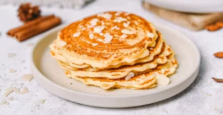 Palačinke z mandlji in frangipane kremo, ki jih bo zmanjkalo v sekundi!
